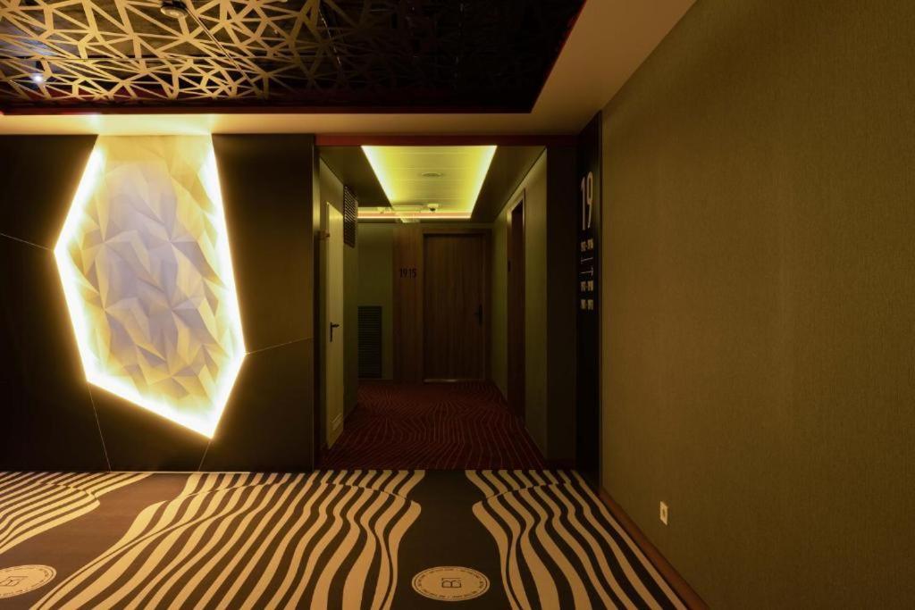 Cube House Appartement Kiev Buitenkant foto